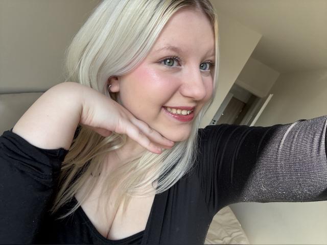 Welcome to cammodel profile for LenaSecret19: Humor