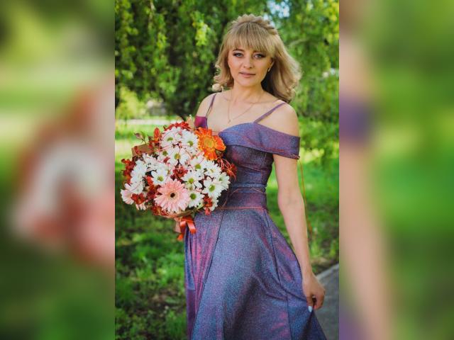 Welcome to cammodel profile for KissedVelvet: Cooking