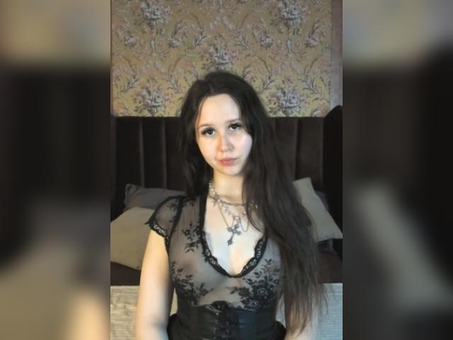 Adult webcam chat with MonicaSway: Nipple play