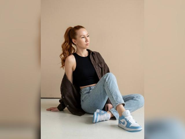 Adult webcam chat with cheekyca