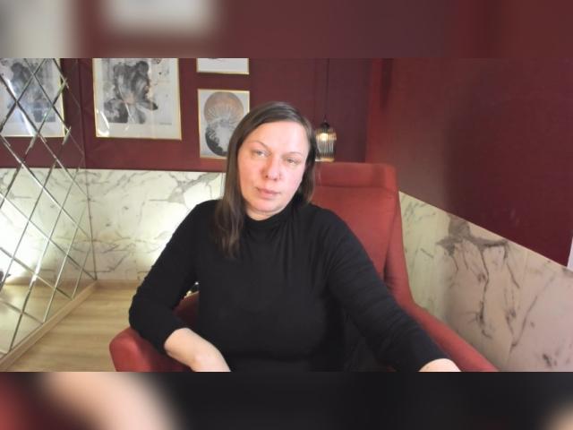 Welcome to cammodel profile for KellyPerfection: Exhibition