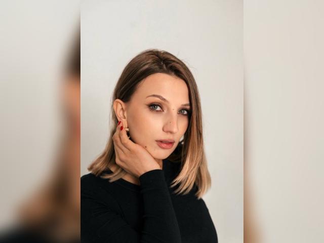 Why not cam2cam with Avelissee