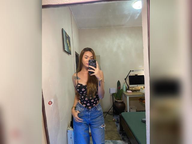 Welcome to cammodel profile for AsianQueenLuna: Exhibition