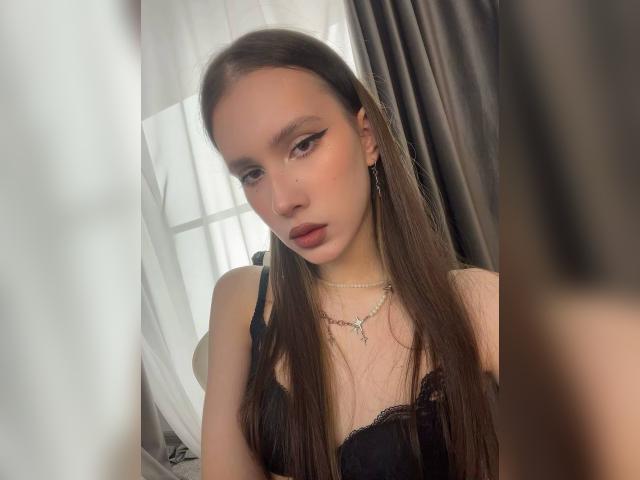 Welcome to cammodel profile for BabyGloria: Nails