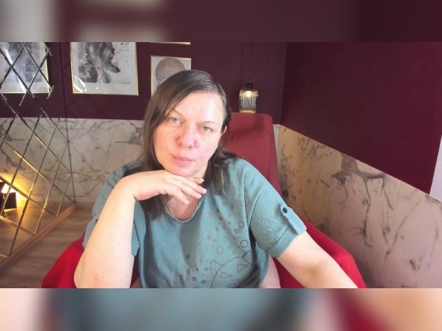 Welcome to cammodel profile for KellyPerfection: Exhibition