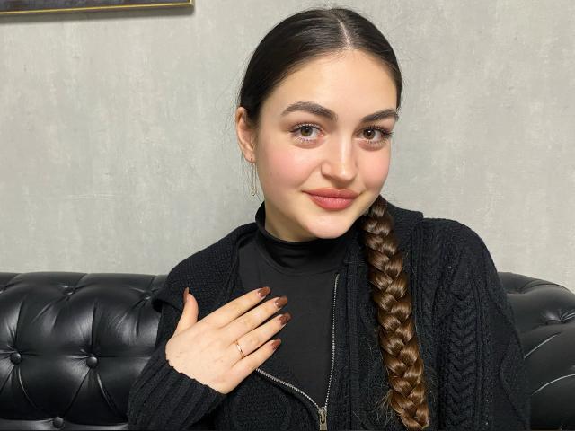 Find your cam match with MileyB65: Make up