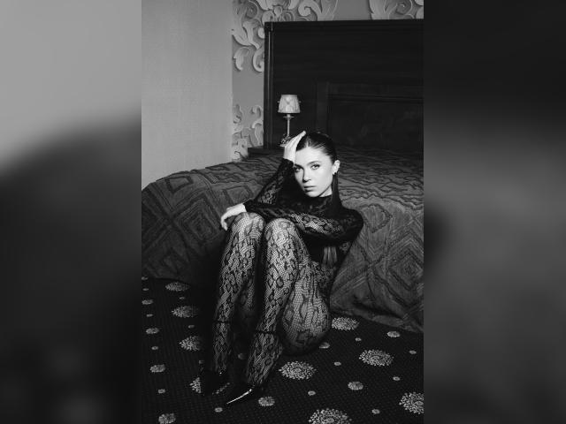 Why not cam2cam with Dream83