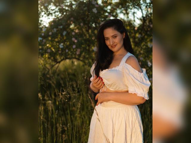 Start video chat with MilaMua