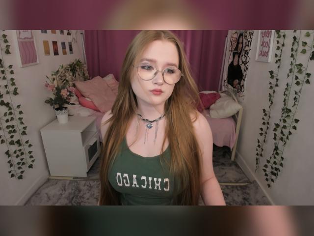 Why not cam2cam with bonniewright: Outfits