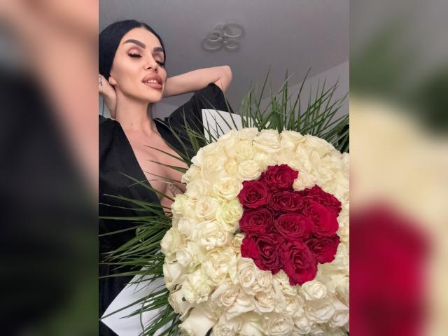 Welcome to cammodel profile for KimRiver: Kissing