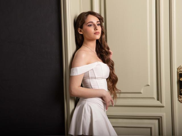 Welcome to cammodel profile for TaraK82: Nails