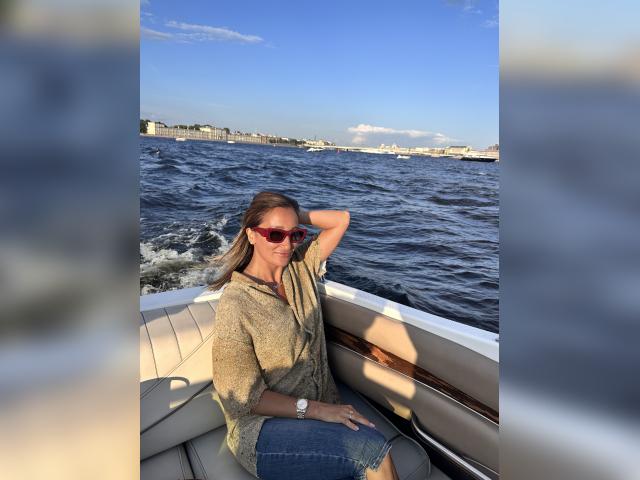 Why not cam2cam with Alorisse: Art