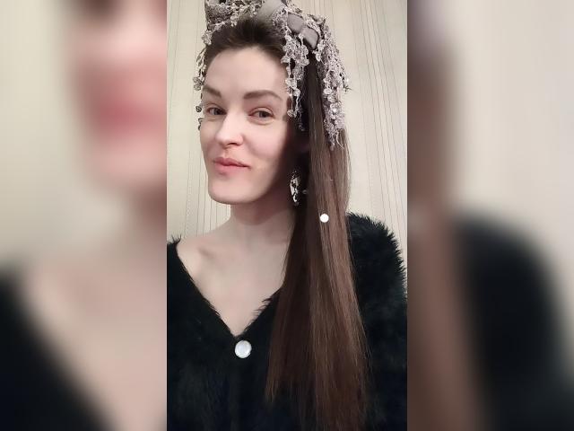 Welcome to cammodel profile for LadyIcyl: Nails