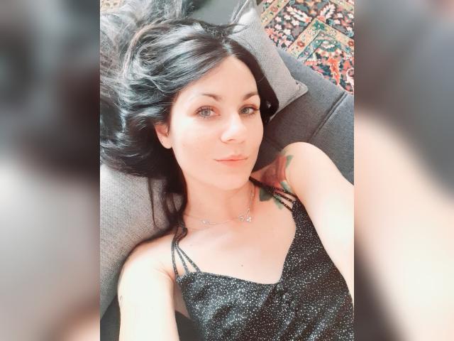 Why not cam2cam with SoftLips53753: Make up