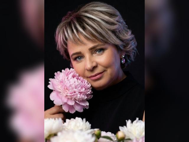 Adult chat with EvaBluebell: Nails