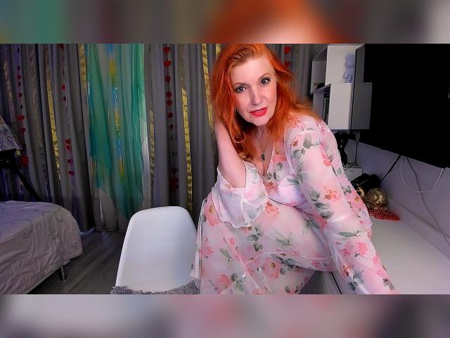 Adult chat with AlmazFireFoxOne: Legs, feet & shoes