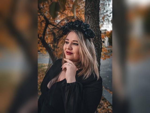 Adult chat with IceBaby063: Piercings & tattoos