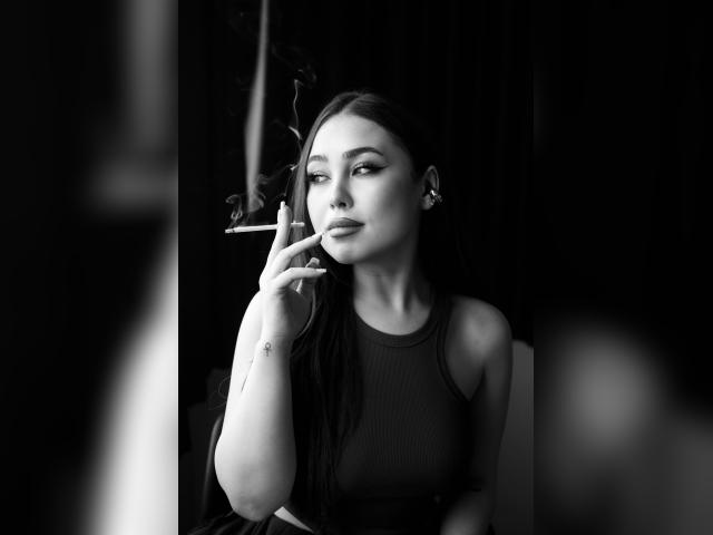 Adult chat with AddaSin: Legs, feet & shoes