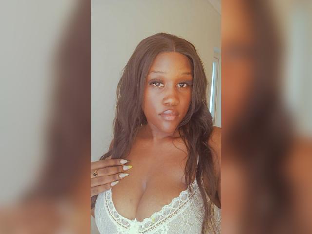 Why not cam2cam with lovette: Kissing