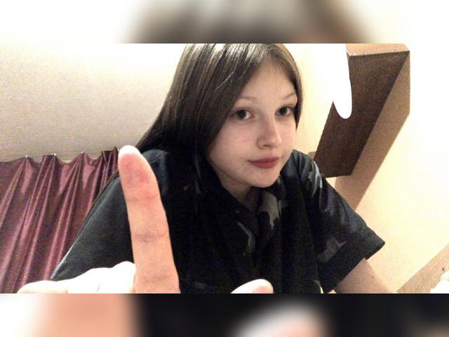 Why not cam2cam with LauraBevy: Outfits