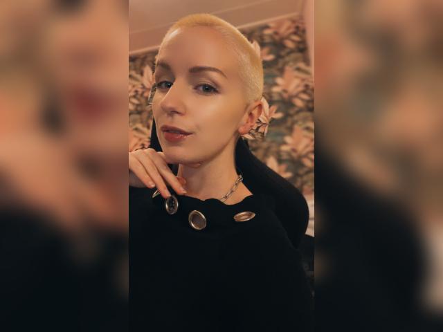 Why not cam2cam with Museatrix: Humor