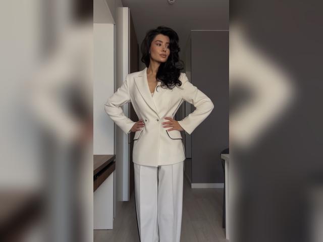 Why not cam2cam with Madina25