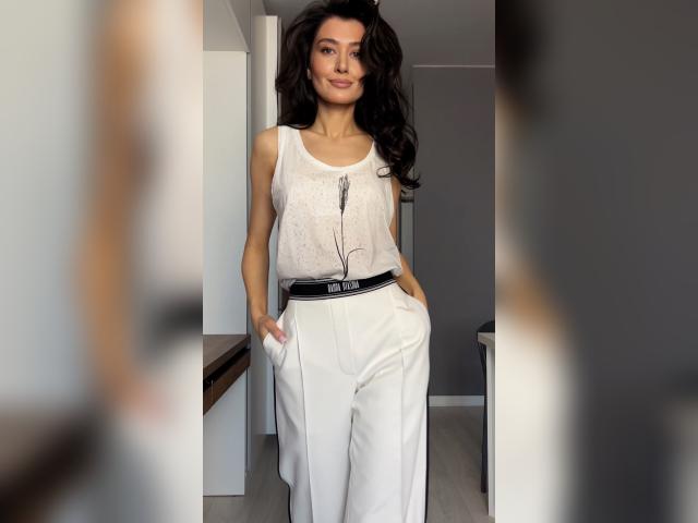 Adult chat with Madina25