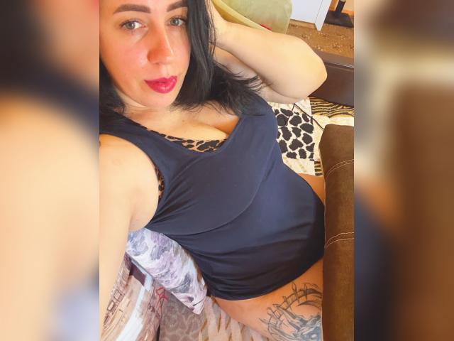 Adult chat with Tairelle: Ask about my other interests