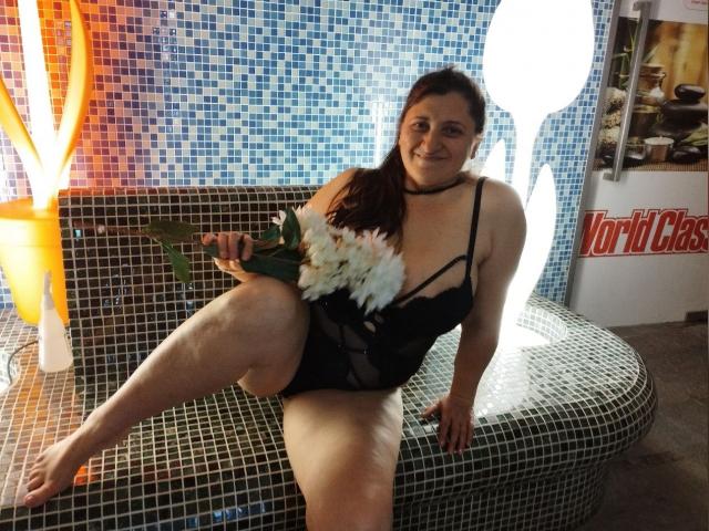 Welcome to cammodel profile for SophiaBliss: Role playing