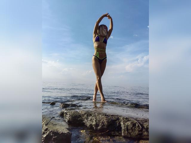 Adult webcam chat with IceMayes: Outfits