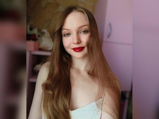 Welcome to cammodel profile for BellaVerde: Dancing