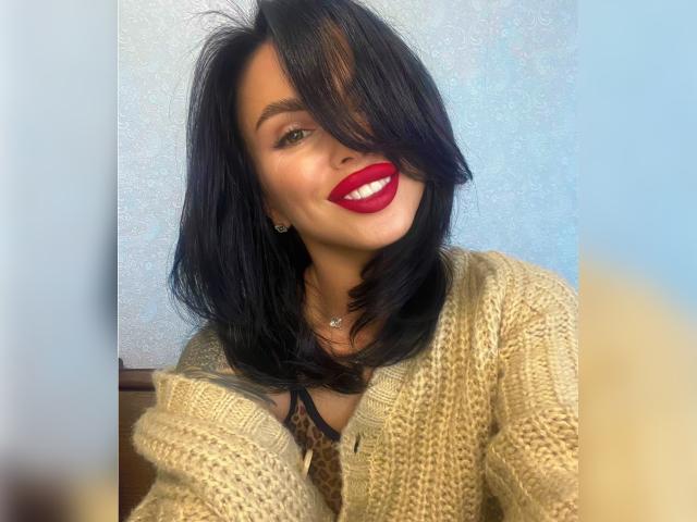 Why not cam2cam with DianaChery: Make up