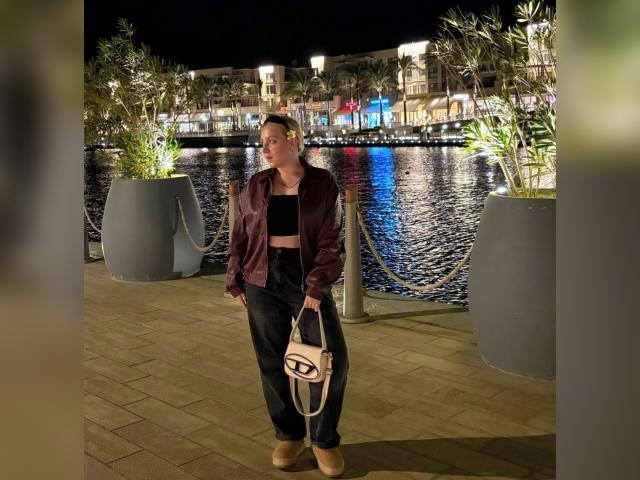 Welcome to cammodel profile for AvelineMay: Dancing