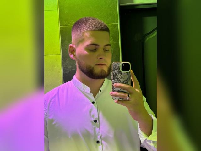 Adult webcam chat with BigBoy772: Live orgasm