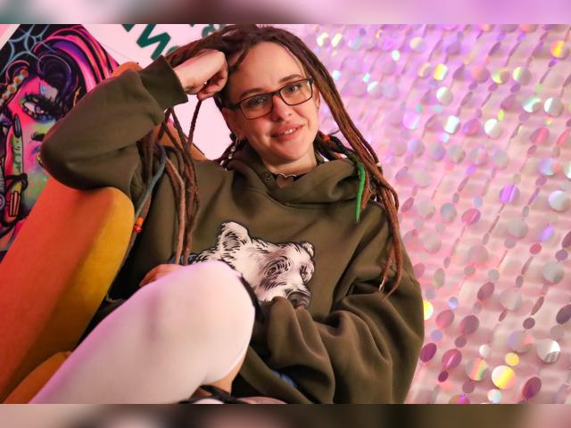 Why not cam2cam with LisaFoxy: Piercings & tattoos