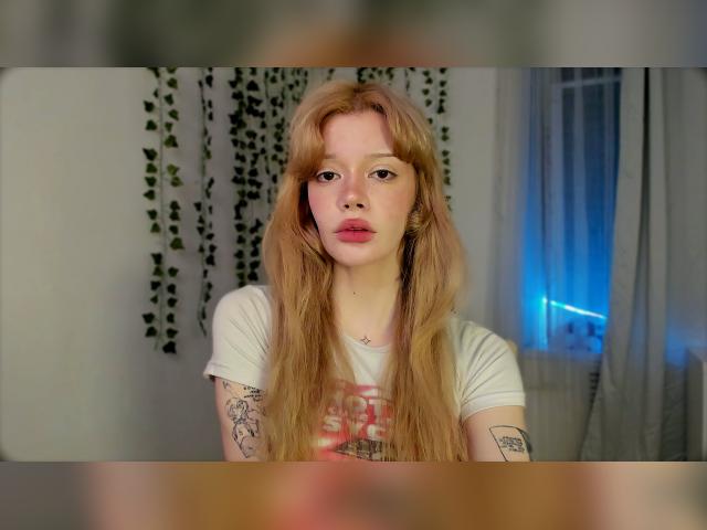 Welcome to cammodel profile for SweetMell: Latex & rubber