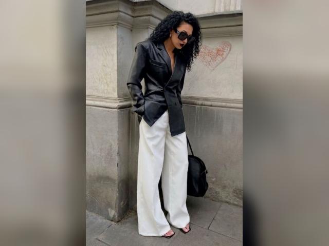 Welcome to cammodel profile for NoirEmpress333: Legs, feet & shoes