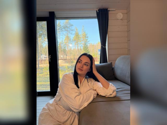 Adult chat with LesleyPaige: Nails