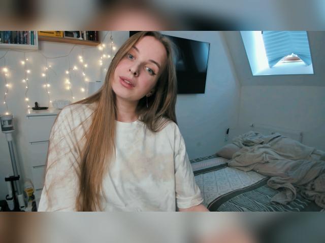 Adult chat with violetblue: Nails