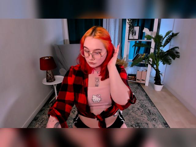 Why not cam2cam with lunaali: Nails