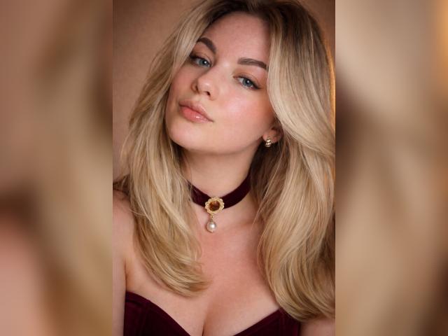 Welcome to cammodel profile for SugarBlonde: Outdoor Activities