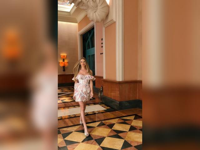 Why not cam2cam with BlondMary