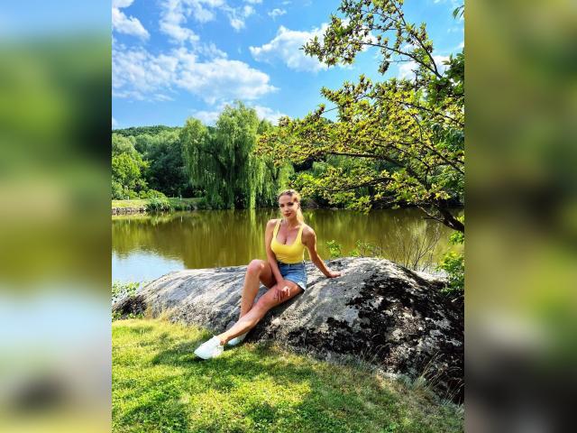 Welcome to cammodel profile for Calmspark: Cooking