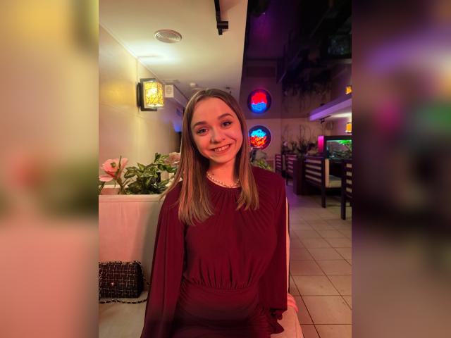 Adult chat with 1MissChanel: Nails