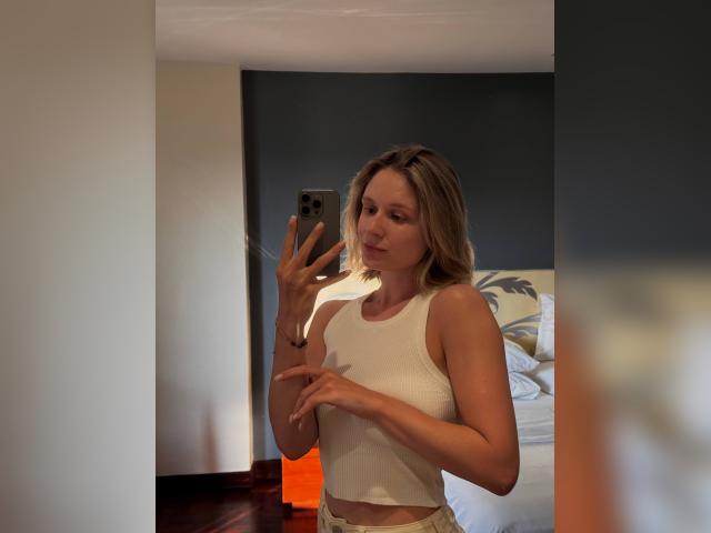 Why not cam2cam with HotChocolatte: Glasses