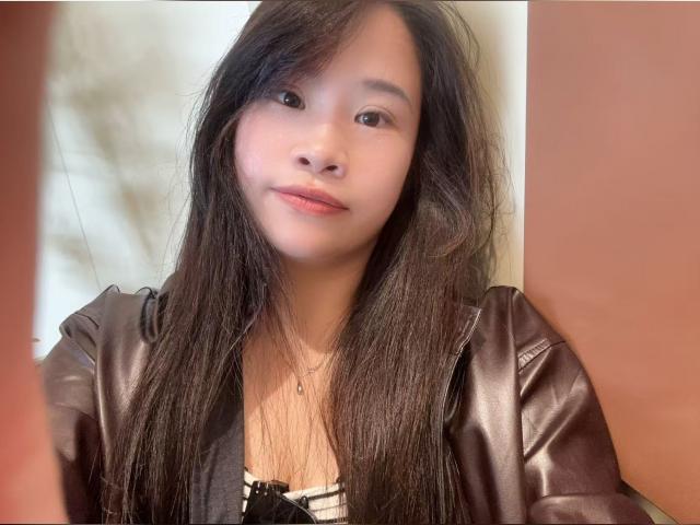 Adult chat with Hermione56: Nails