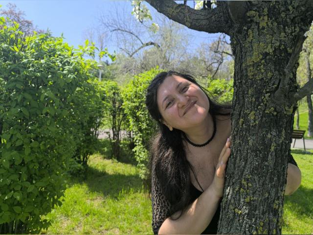 Welcome to cammodel profile for SophiaBliss: Role playing