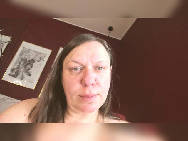 Welcome to cammodel profile for KellyPerfection: Exhibition