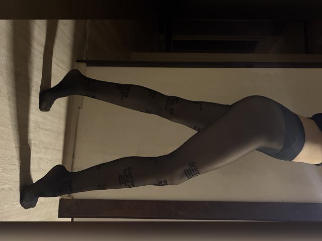 Welcome to cammodel profile for DarkxAngel: Legs, feet & shoes