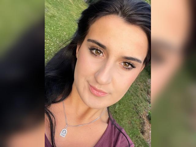 Why not cam2cam with Bloomira01833: Fitness